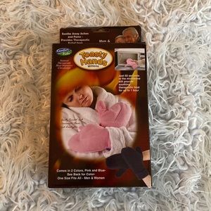 Toasty hands mittens by comfort Pedicure read new in box. pink, never been used